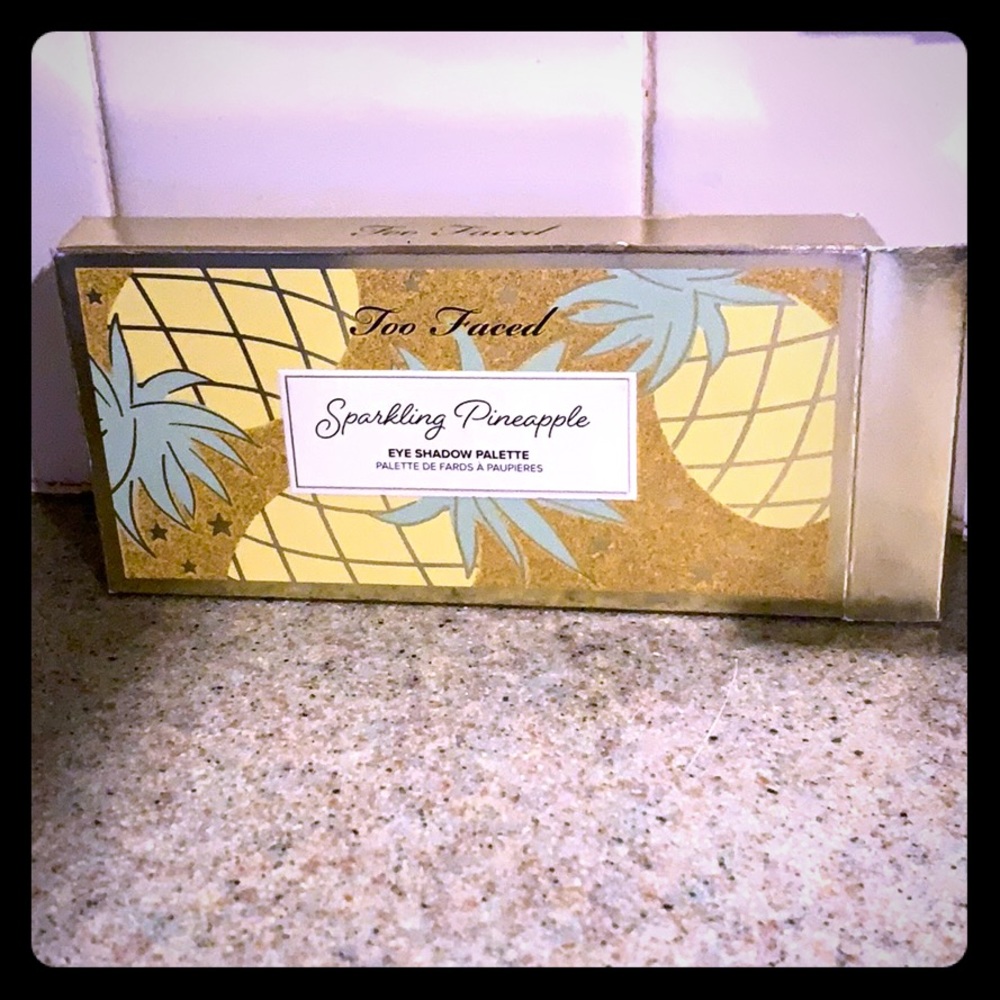 BNIB Too Faced Sparkling Pineapple🍍 eyeshadow